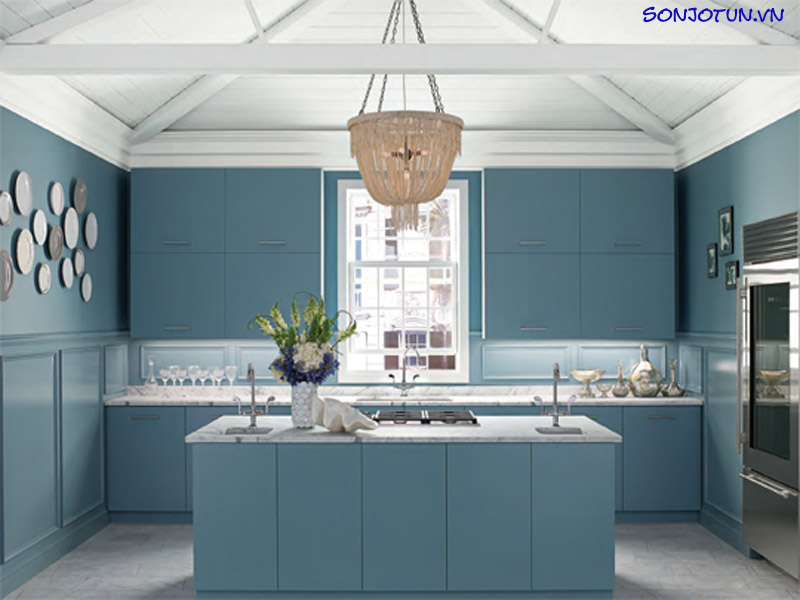 Quay trở về căn bếp của bạn và tận hưởng không gian đầy năng lượng tích cực với màu sơn bếp đa dạng và sáng tạo.